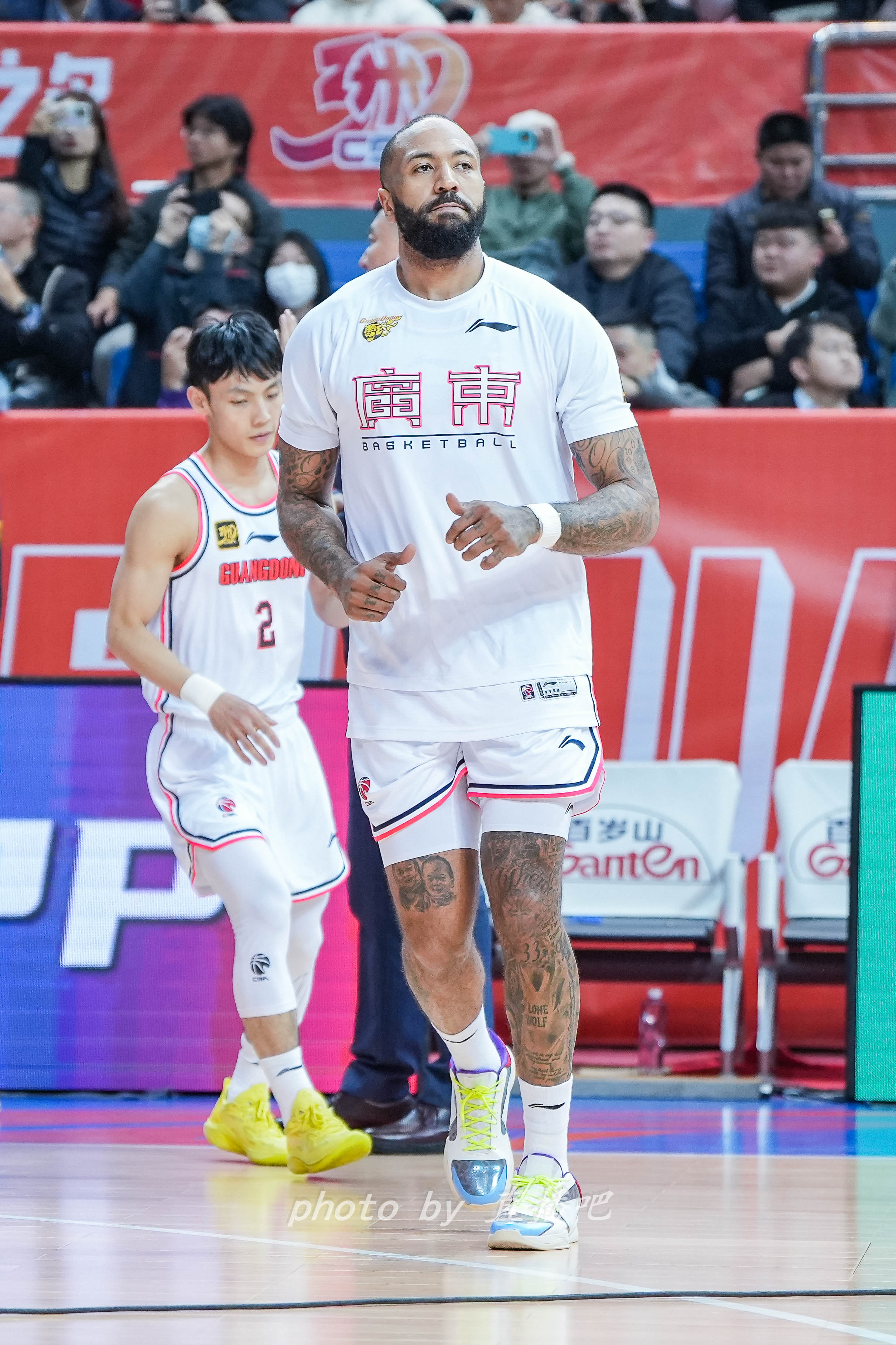  打得不錯！36歲吉倫沃特原本的第三外援卻成廣東男籃的真大腿