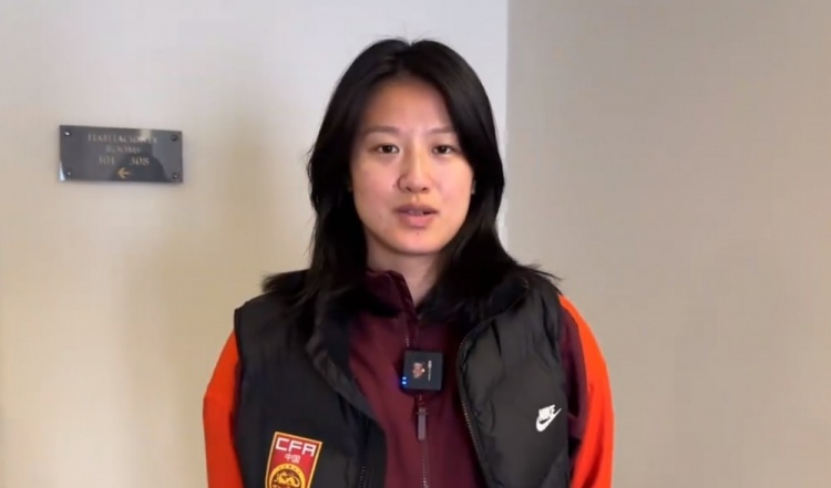  汪琳琳：范迪克是我的偶像和目標(biāo)，希望變成他那樣全面的中后衛(wèi)