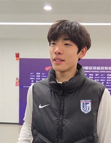  國青歸來上演中超首秀，朱鵬宇：感覺很好，場上大哥們很支持我