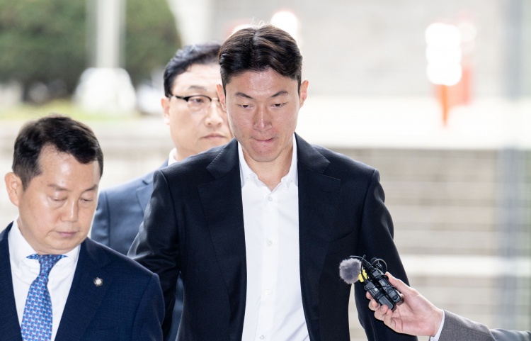  韓國國腳黃義助非法拍攝不雅視頻，一審被判有期徒刑1年緩刑2年！
